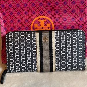 Tory Burch Gemini Link Canvas Continental Zip Wallet.
